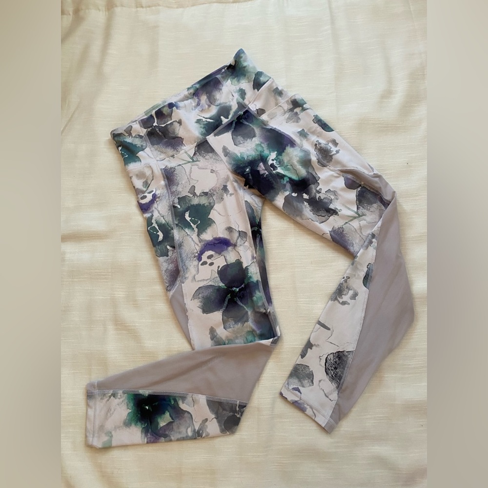 Athleta Leggings- S- White Floral Mudra Capri Mesh High Rise